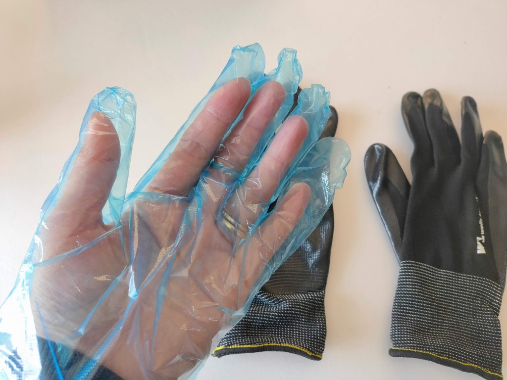 vegetable-gloves (1)