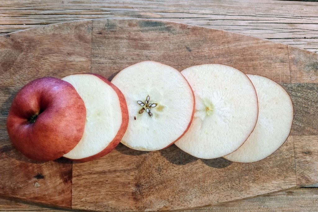 皮ごと食べられる りんごの切り方 カジトラ